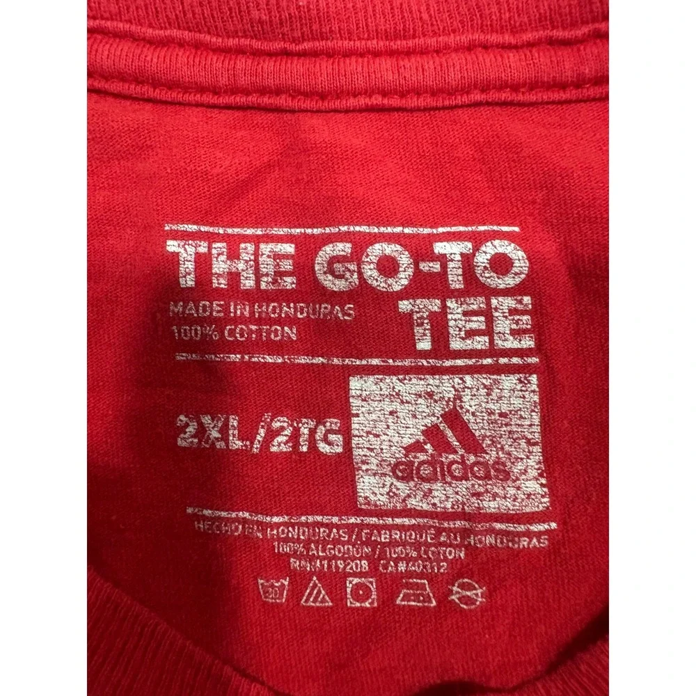 Adidas The Go-To Tee Mens 2XL Red Short Sleeve Cotton Graphic T-Shirt Logo